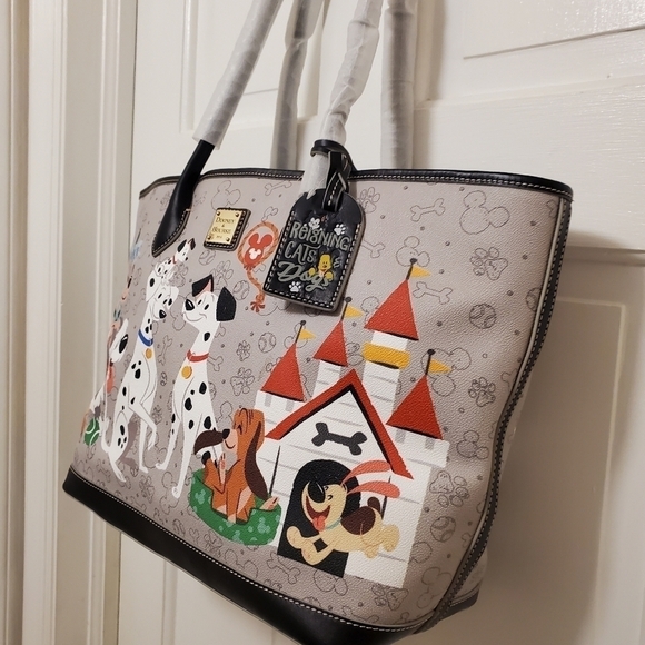 NWT Disney Dooney & Bourke "Reigning Dogs" Large Tote, Authentic, Collectors - Picture 6 of 12